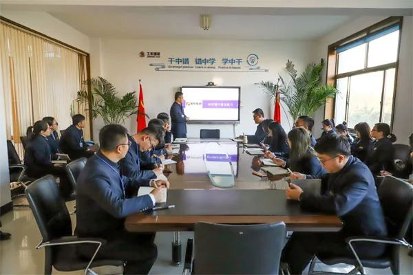 J9集团活动结束后组织“差距会” J9集团活动结束后组织“差距会”